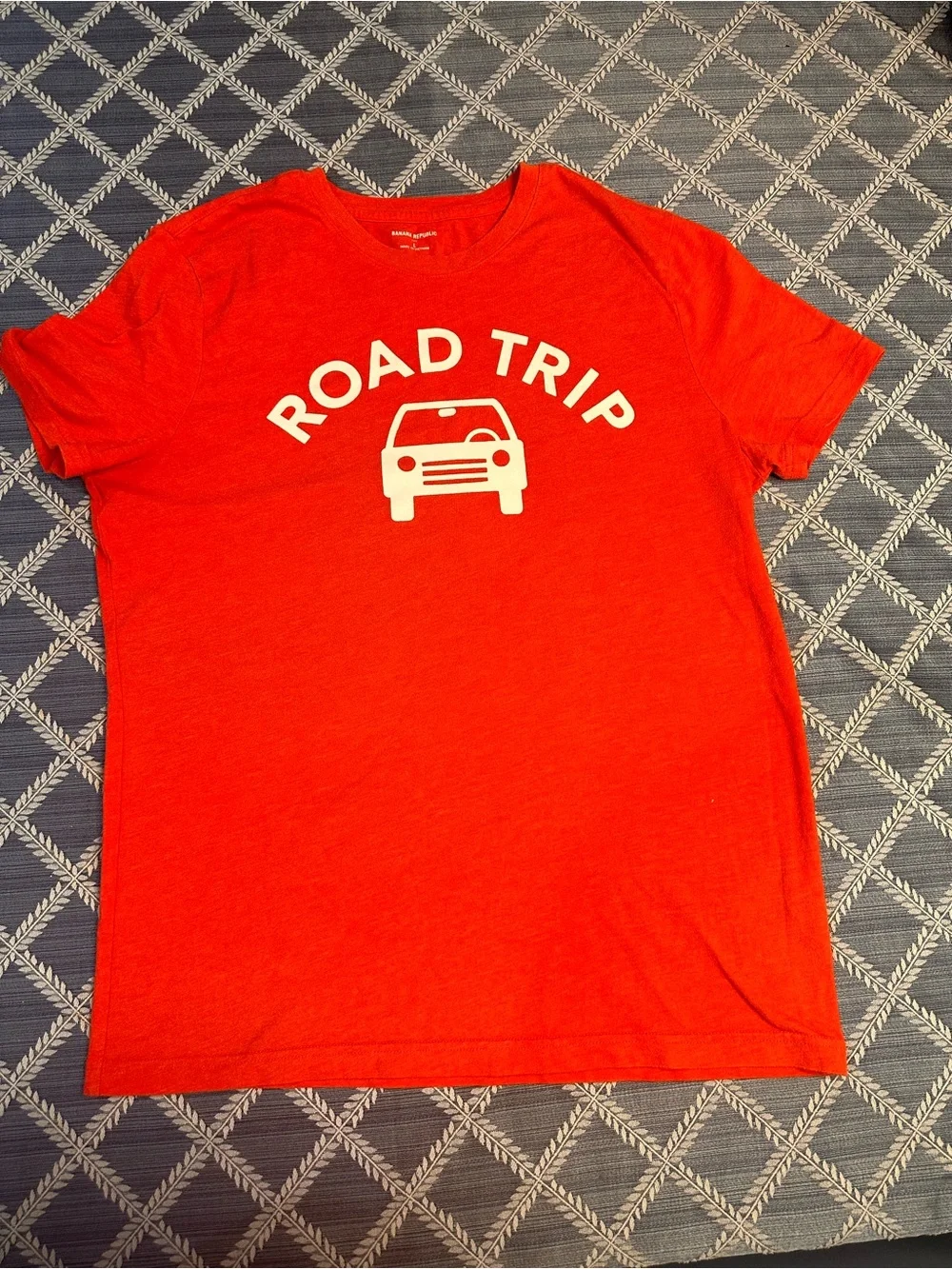 Banana Republic Men’s Red Road Trip Car Graphic Tee - Large
